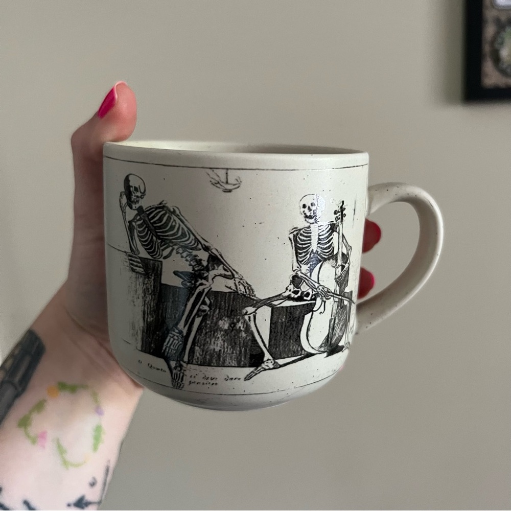 Ceramic stone style skeleton mug